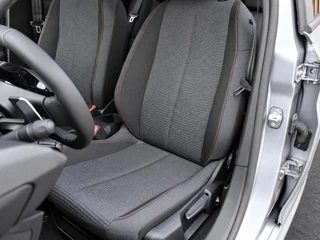 Peugeot 208 – thumbnail 11