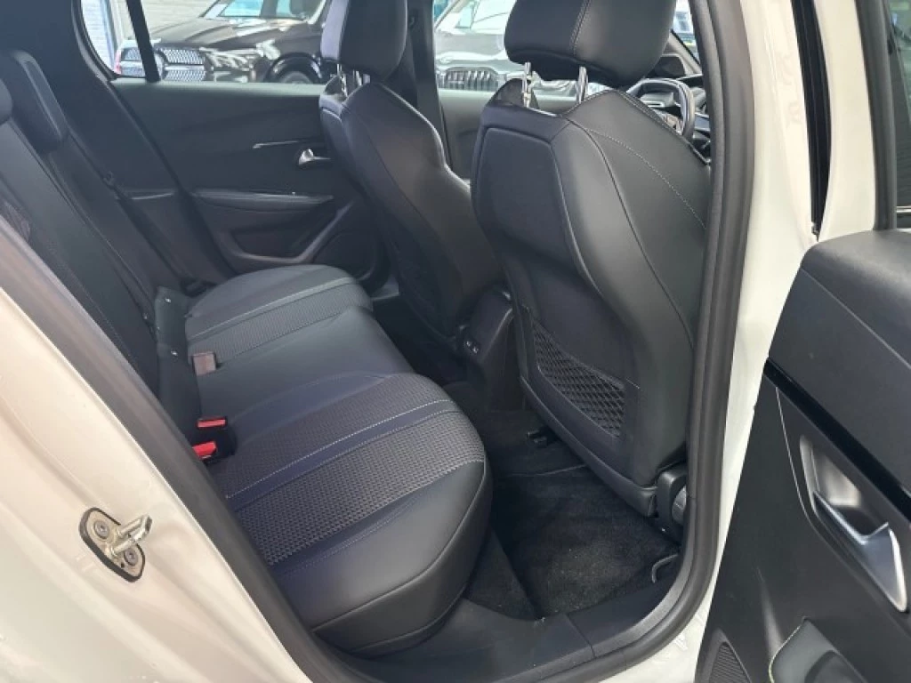 Peugeot 208 – foto 16