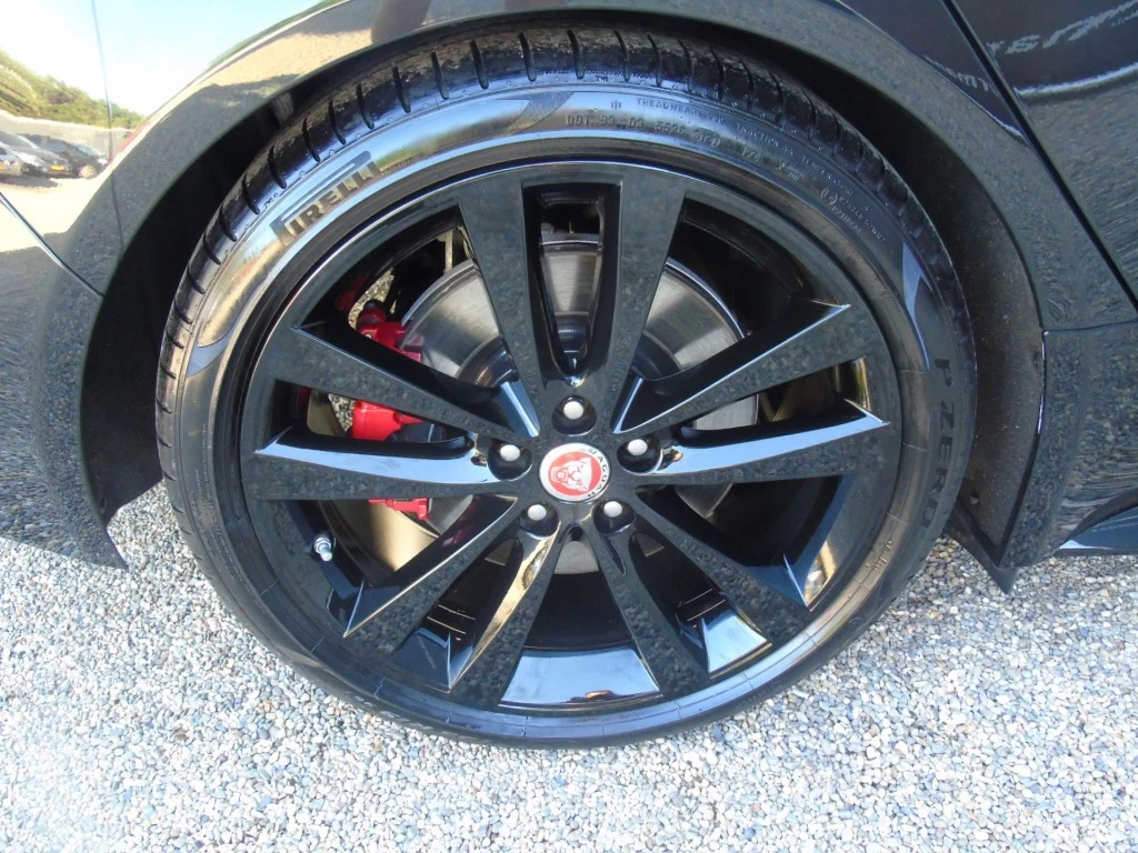 Jaguar XE – foto 15