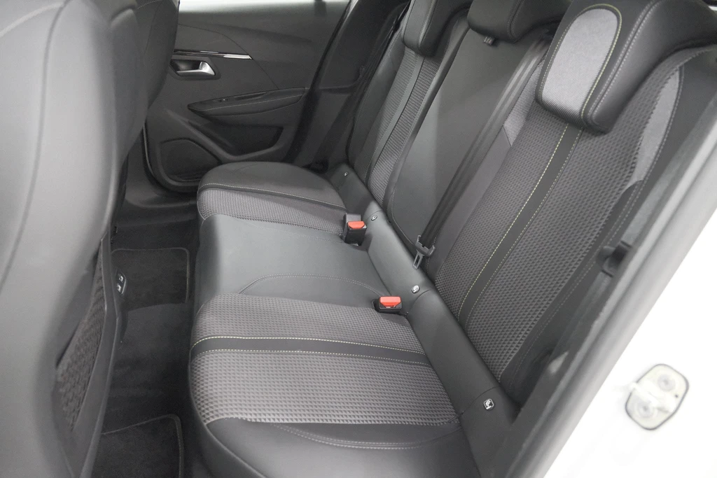 Peugeot e-208 – foto 30