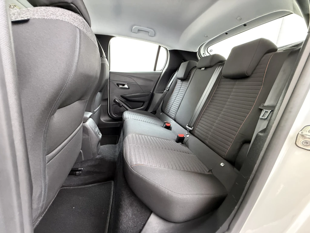 Peugeot e-208 – foto 36
