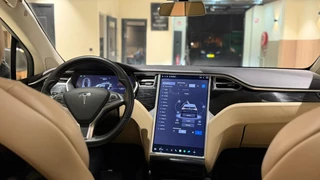 Tesla Model X – thumbnail 13