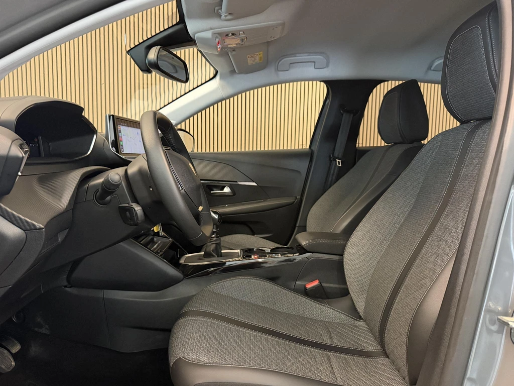 Peugeot 208 – foto 10