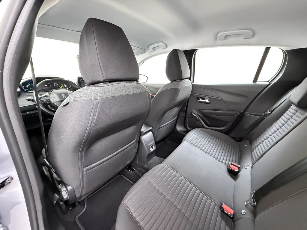 Peugeot e-208 – foto 14