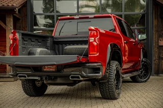 Chevrolet Silverado – thumbnail 3