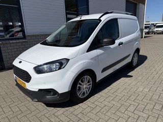 Ford Transit Courier – thumbnail 1