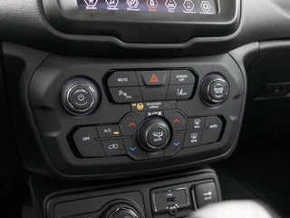 Jeep Renegade – thumbnail 18