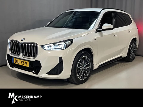 BMW X1 sDrive18i M Sport Shadow Line 18"/Sportstoelen/Adaptieve cruise/Keyless/Stoelverwarming/Camera/Elektrisch klep