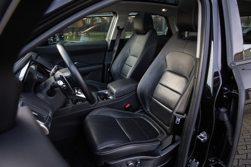 Jaguar E-PACE – foto 5