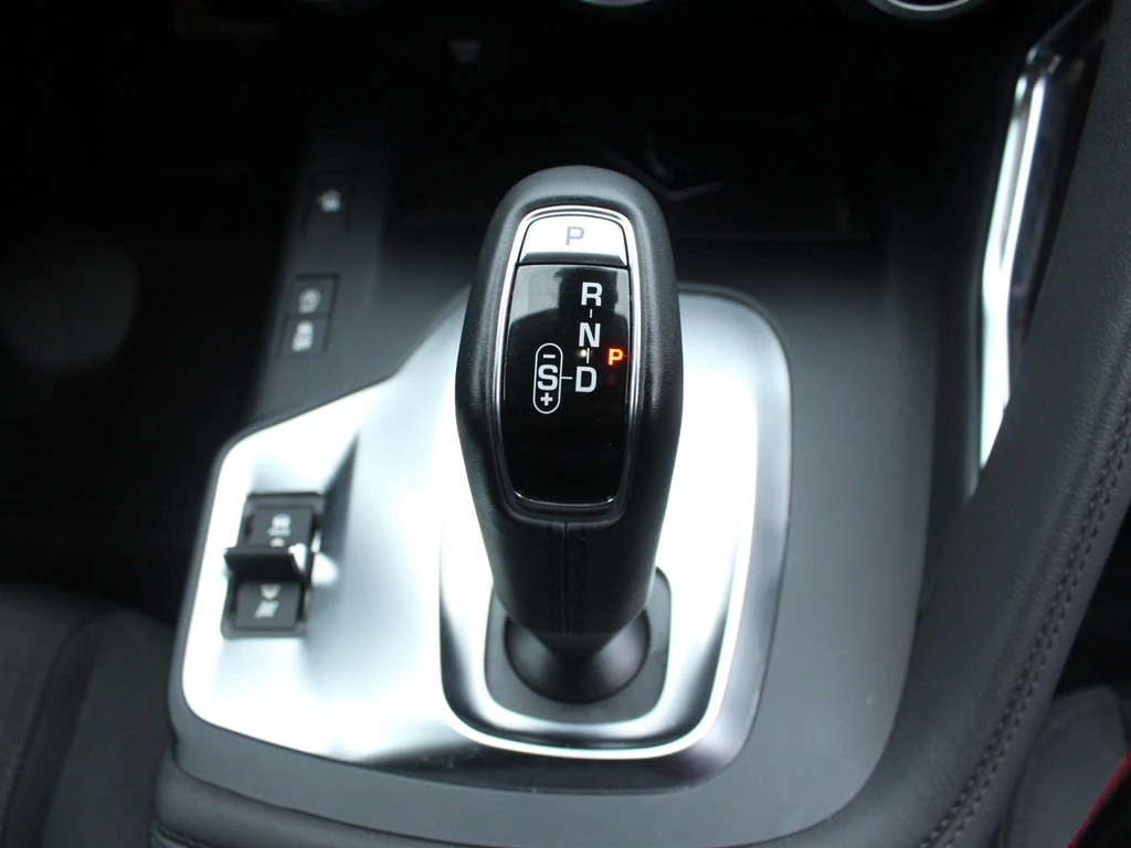 Jaguar E-PACE – foto 26