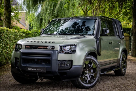 Land Rover Defender 110 2.0 P400e 110 X-Dynamic HSE Lier Koelbox Head Up ACC Full PPF Meridian Surround
