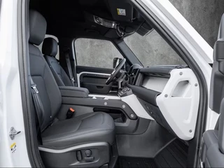 Land Rover Defender – thumbnail 7