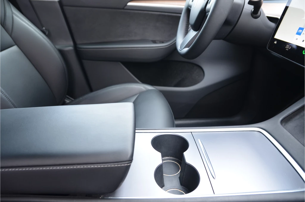 Tesla Model Y – foto 8