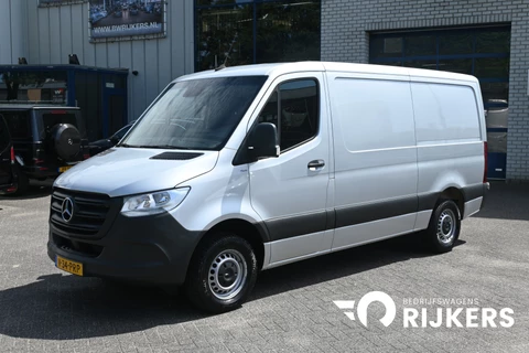 Mercedes-Benz Sprinter 315 CDI L2H1 RWD MBUX met camera, Geveerde stoel, Trekhaak, Etc.