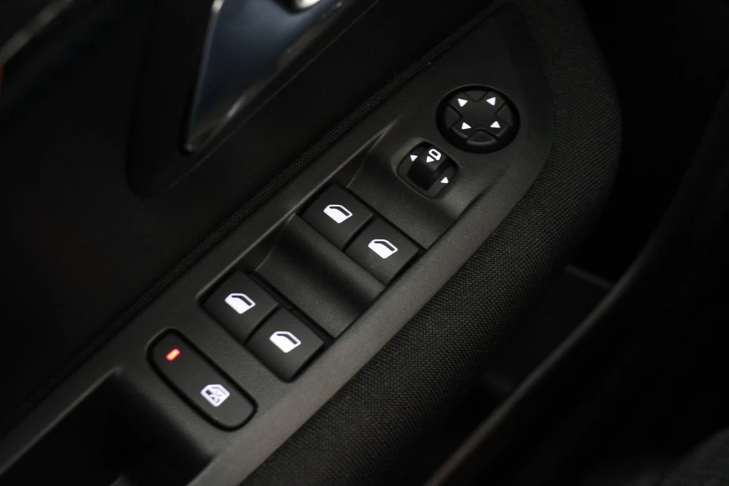 Peugeot 208 – foto 11