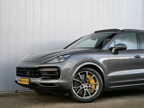 Porsche Cayenne 4.0 Turbo S E-Hybrid 680pk Automaat Navi / 21 inch / Achteras besturing / Luchtvering