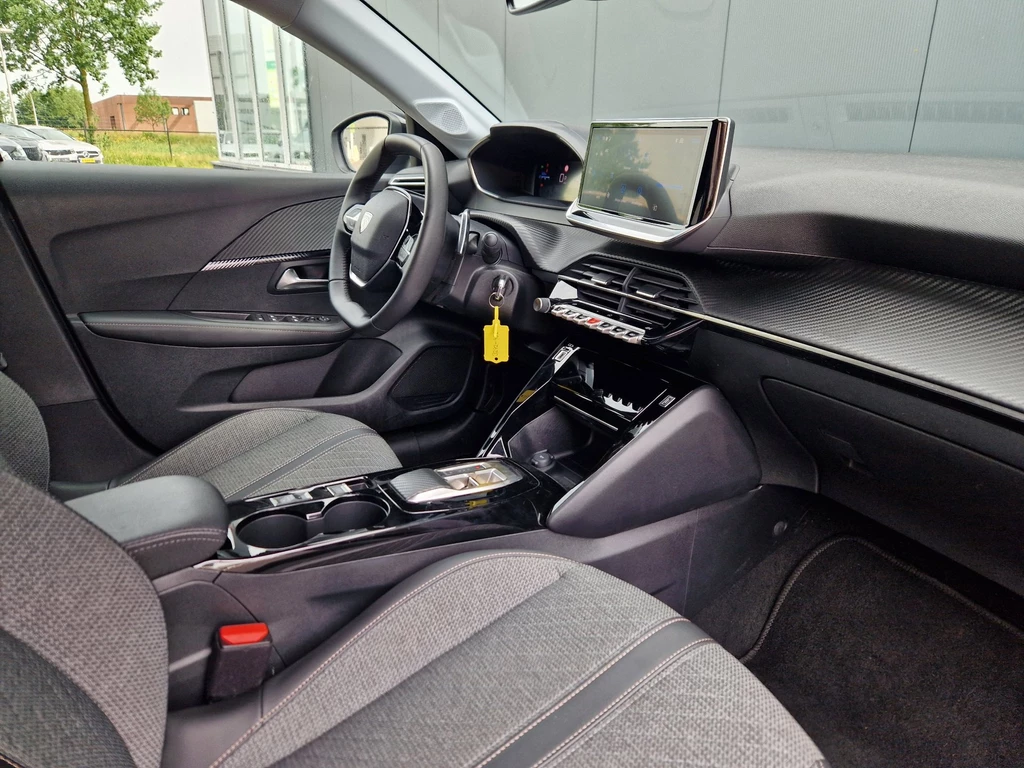 Peugeot 208 – foto 12