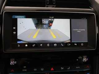 Jaguar F-PACE – thumbnail 13