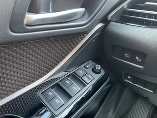 Toyota C-HR – thumbnail 15