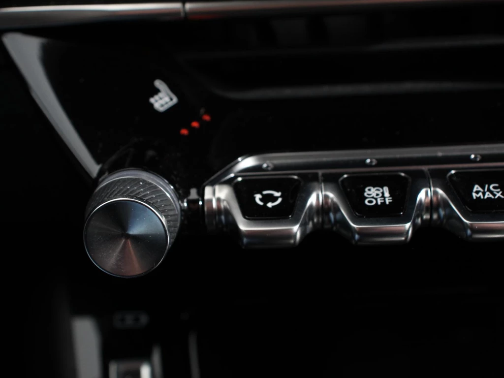 Peugeot e-208 – foto 20