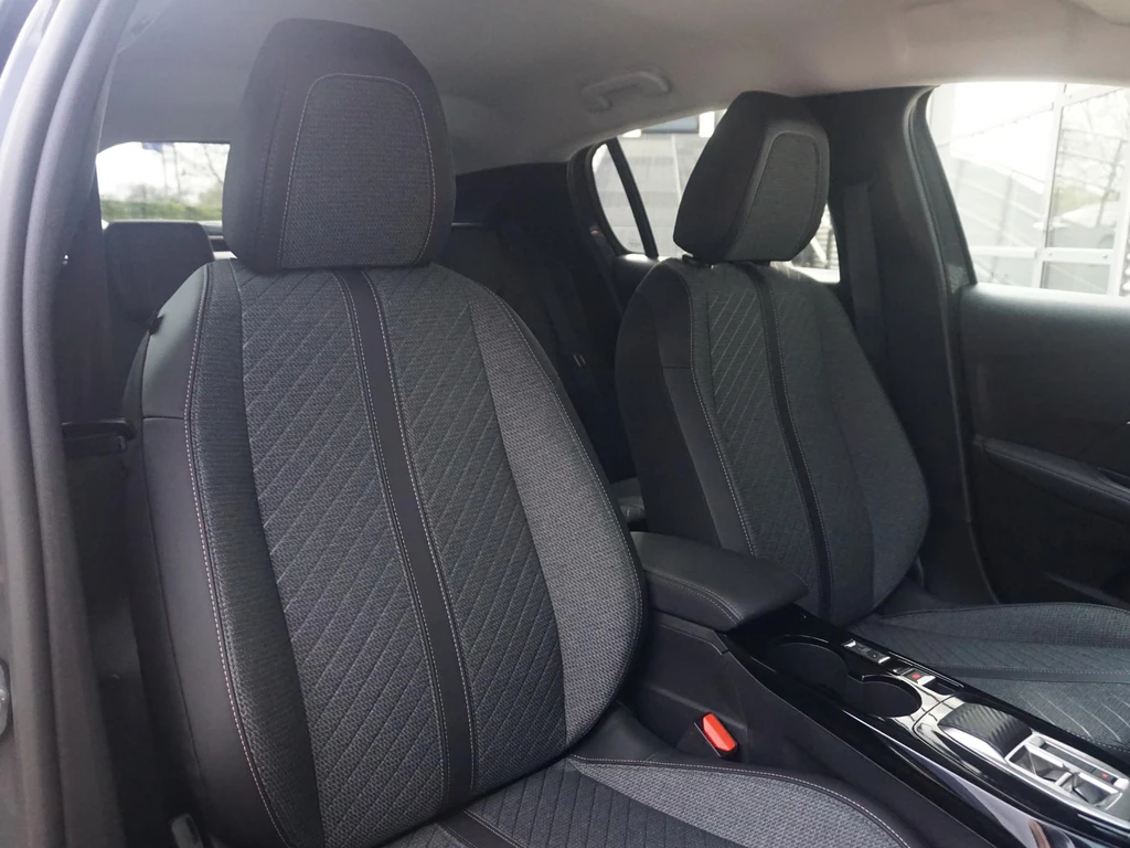 Peugeot 208 – foto 32