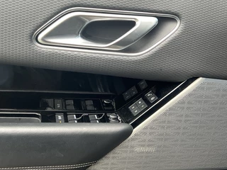 Land Rover Range Rover Velar – thumbnail 19
