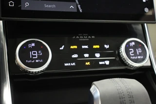 Jaguar XF – thumbnail 32