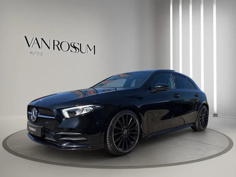 Mercedes-Benz A-klasse 180 Business Solution AMG Pano | Stoelverwarming | 19 "| Parksensors V+A | Widescreen | Led | Camera |