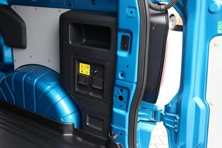 Ford E-Transit Custom – thumbnail 13