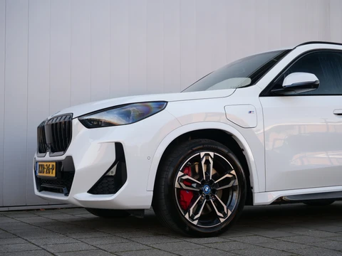 BMW X1 xDrive25e M-Sport Pro 245 Pk Automaat Navi / DAB / Apple Carplay / Camera's / Stoelverwarming