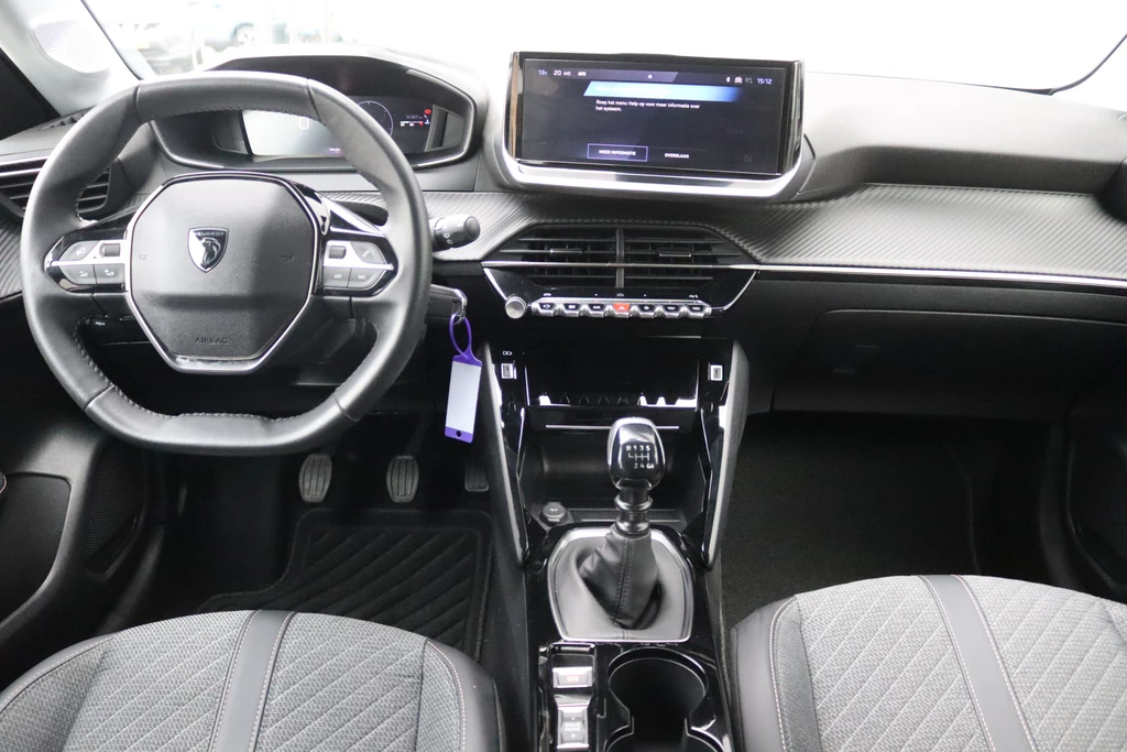 Peugeot 208 – foto 11