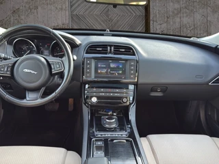 Jaguar XE – thumbnail 10