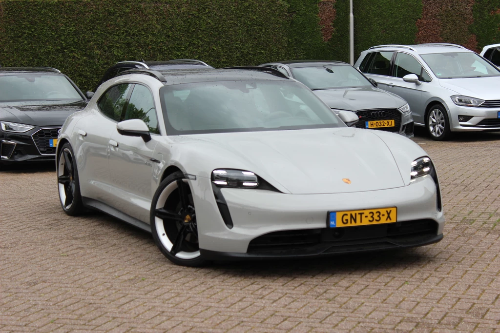 Porsche Taycan – foto 8