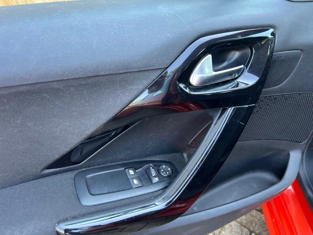 Peugeot 208 – foto 7