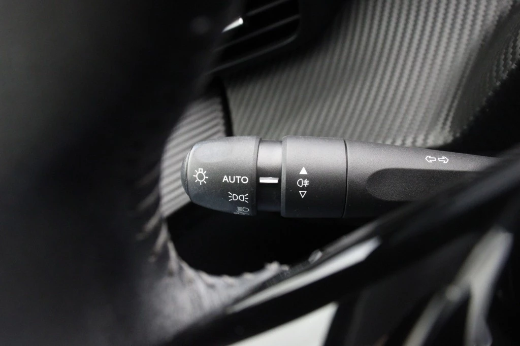 Peugeot 208 – foto 21