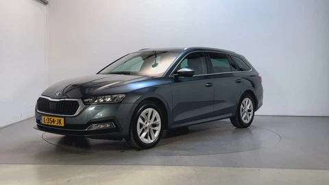 Skoda Octavia Combi 1.0 TSI 110pk Business Edition Plus Navigatie Parkeersensoren Sfeerverlichting