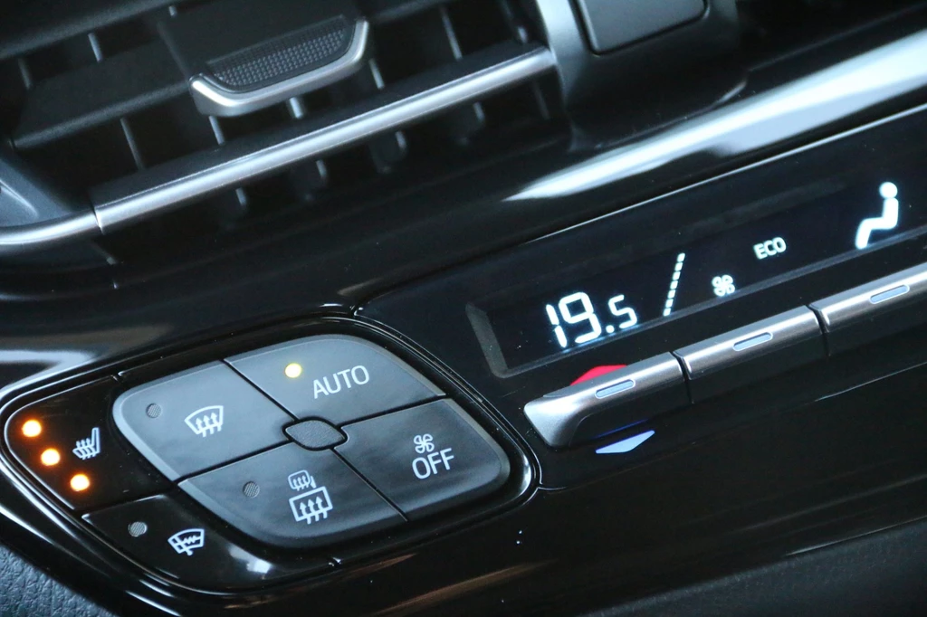 Toyota C-HR – foto 12