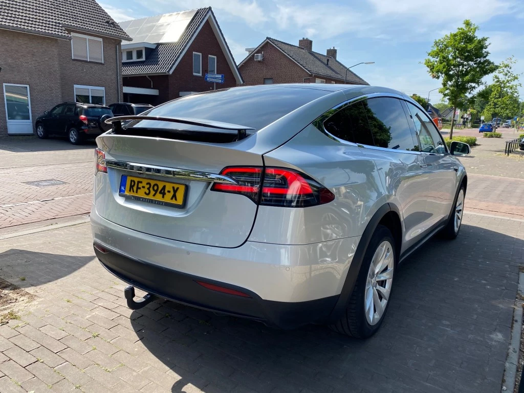 Tesla Model X – foto 5
