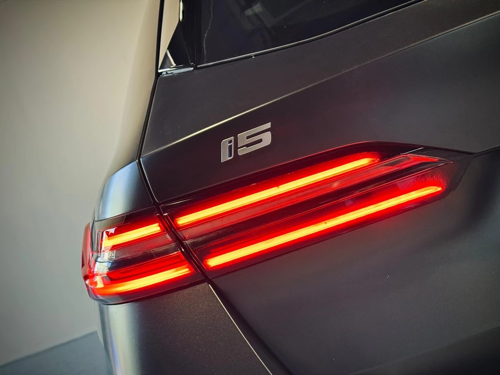 BMW i5 – foto 33