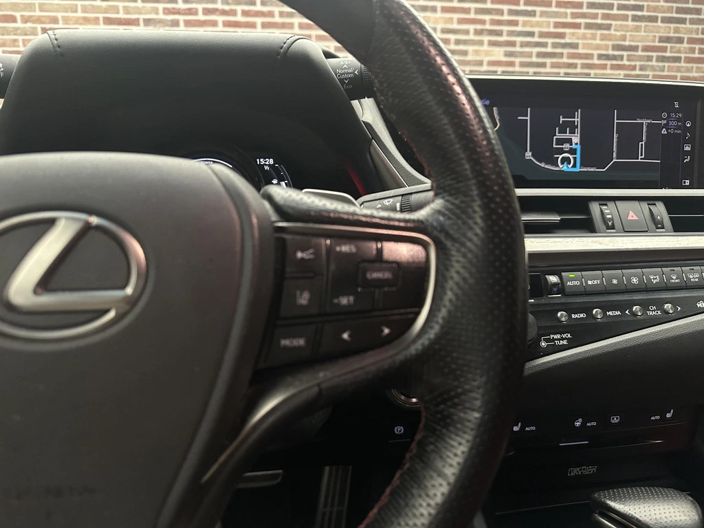 Lexus ES – foto 17