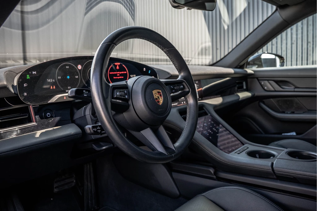Porsche Taycan – foto 12