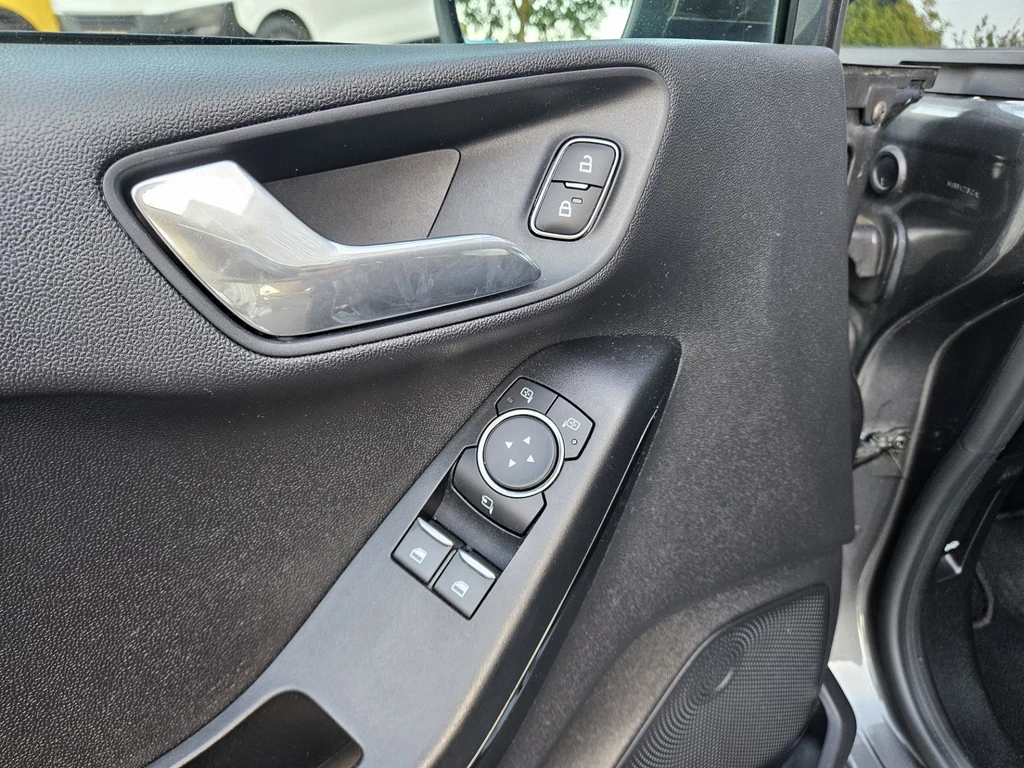 Ford Fiesta – foto 14