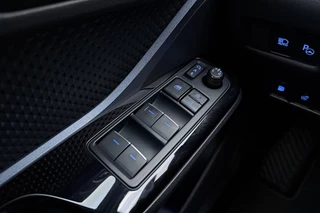 Toyota C-HR – thumbnail 19