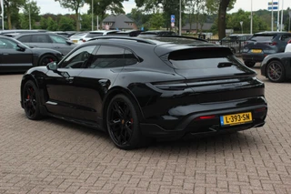 Porsche Taycan – thumbnail 3