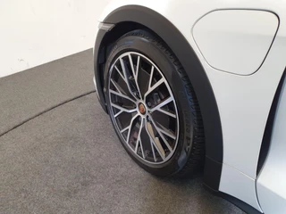 Porsche Taycan – thumbnail 10