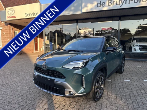 Toyota Yaris Cross 1.5 Hybrid 130 Executive Bi-Tone elektrische achterklep / dodehoekdetectie / stoelverwarming / stuurwielverwarming / parkeersensoren voor + achter / Navigatie / Apple Carplay / Android Auto / parkeercamera / 10 jaar Toyota garantie / rijklaarprijs incl. T