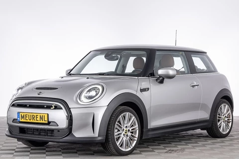 MINI Electric Mini Camden 33 kWh | LEDER | SFEER | Sportstoelen | Full LED | NAVI | ECC | SOH: 99% | .