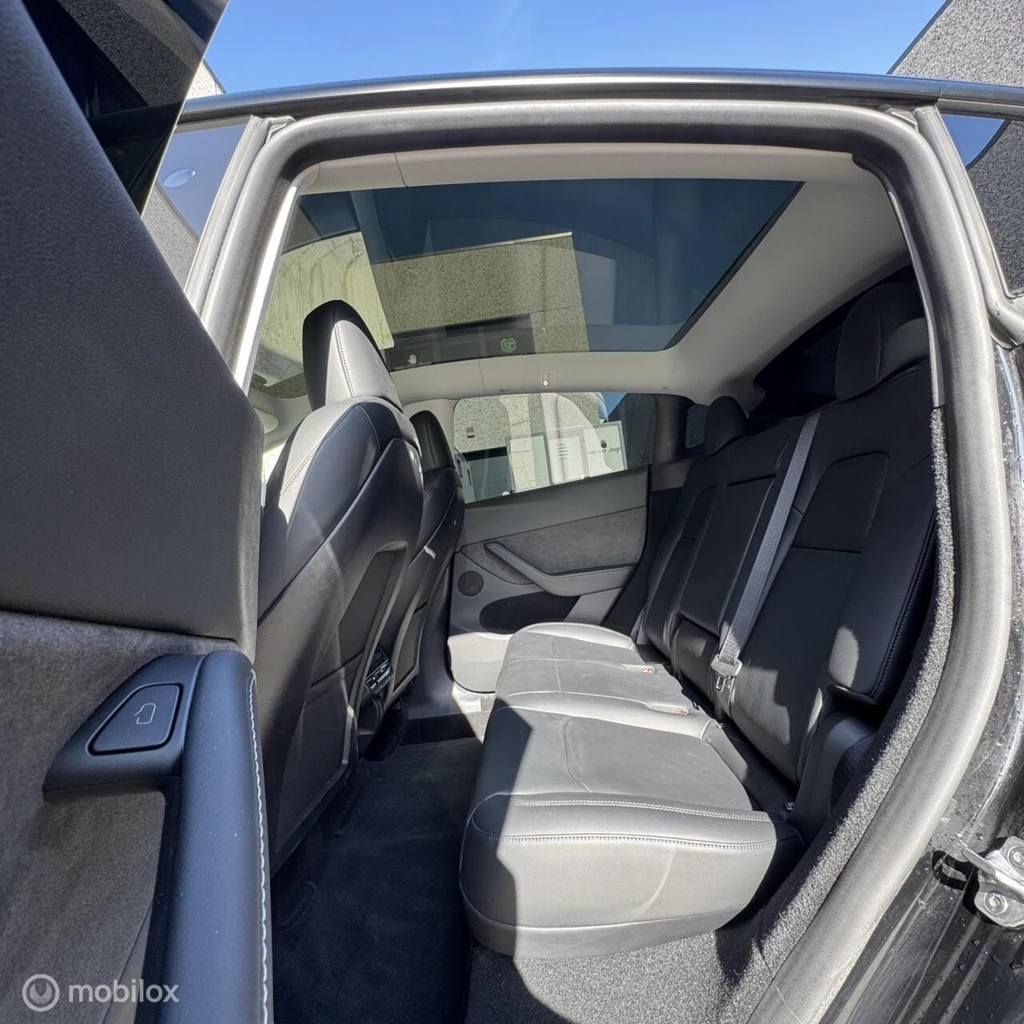 Tesla Model Y – foto 11