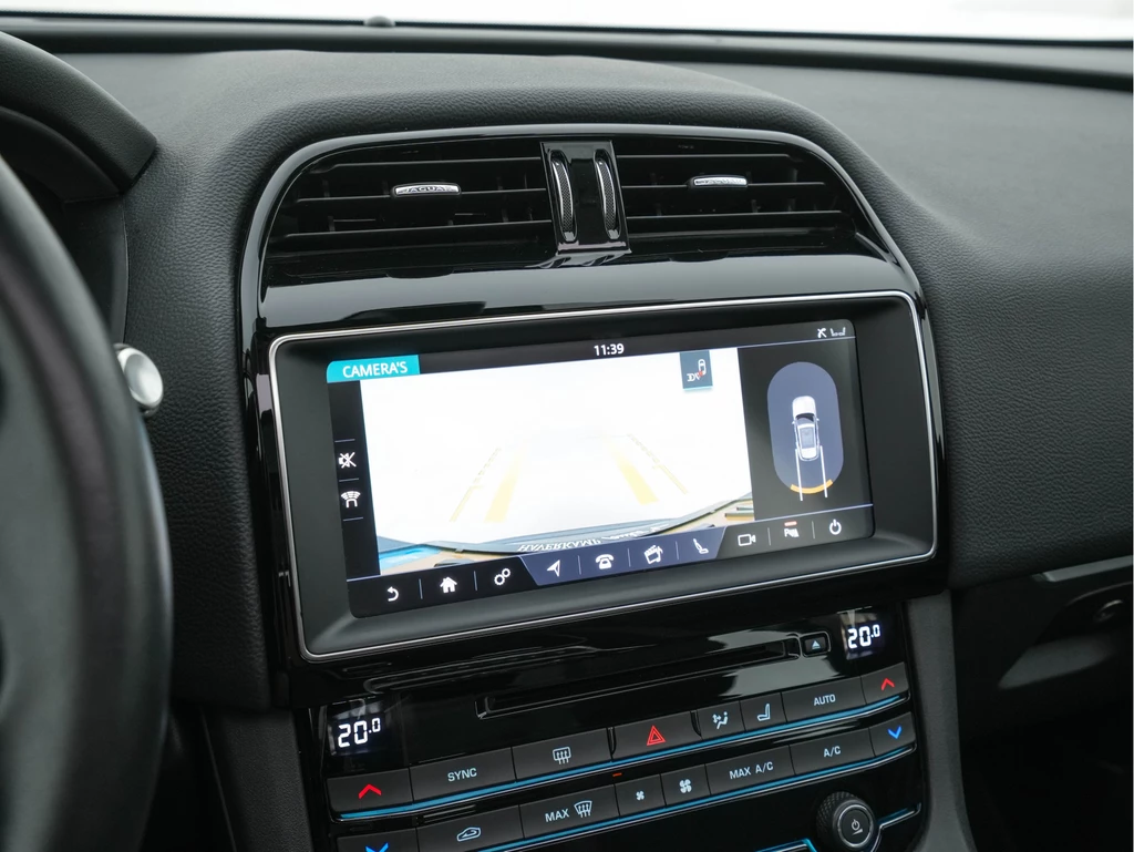 Jaguar F-PACE – foto 18