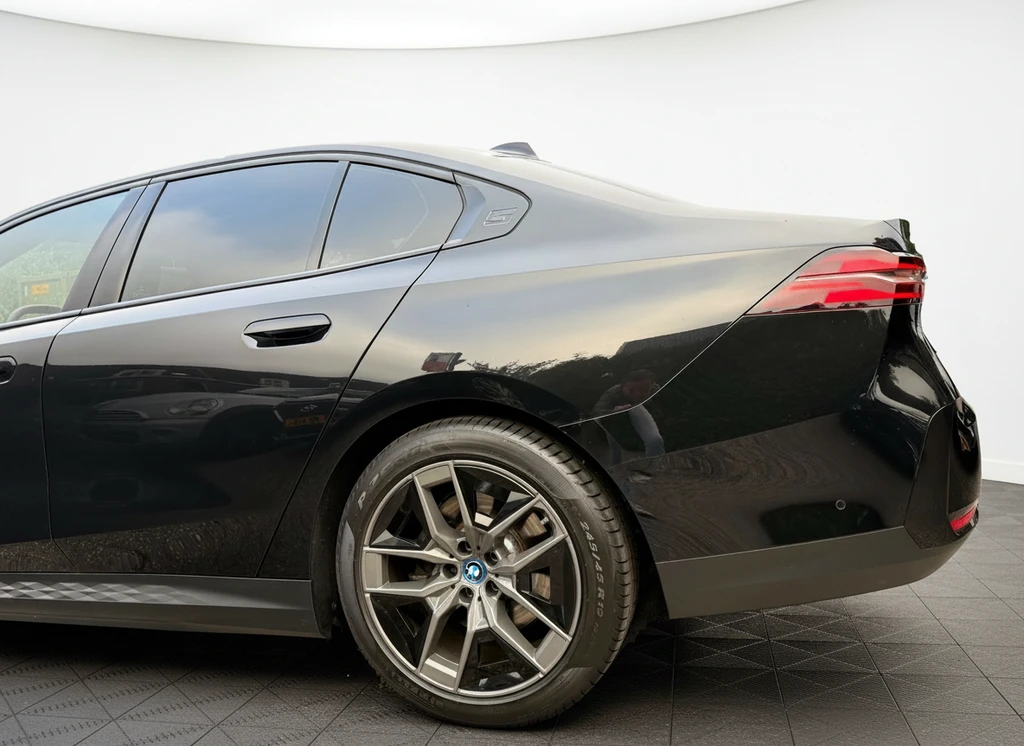 BMW i5 – foto 26